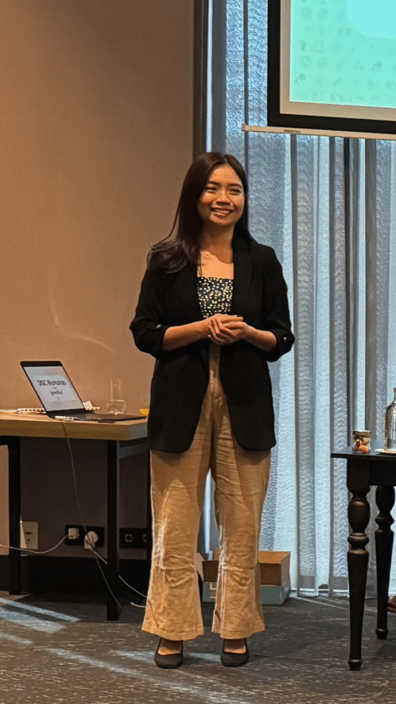 Roselind Gan geeft een Cultural Dynamics workshop over samenwerken in internationale teams